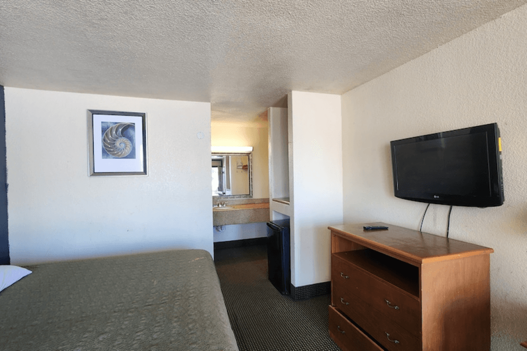 Eco Inn Suites by Hotel O Baytown — 6