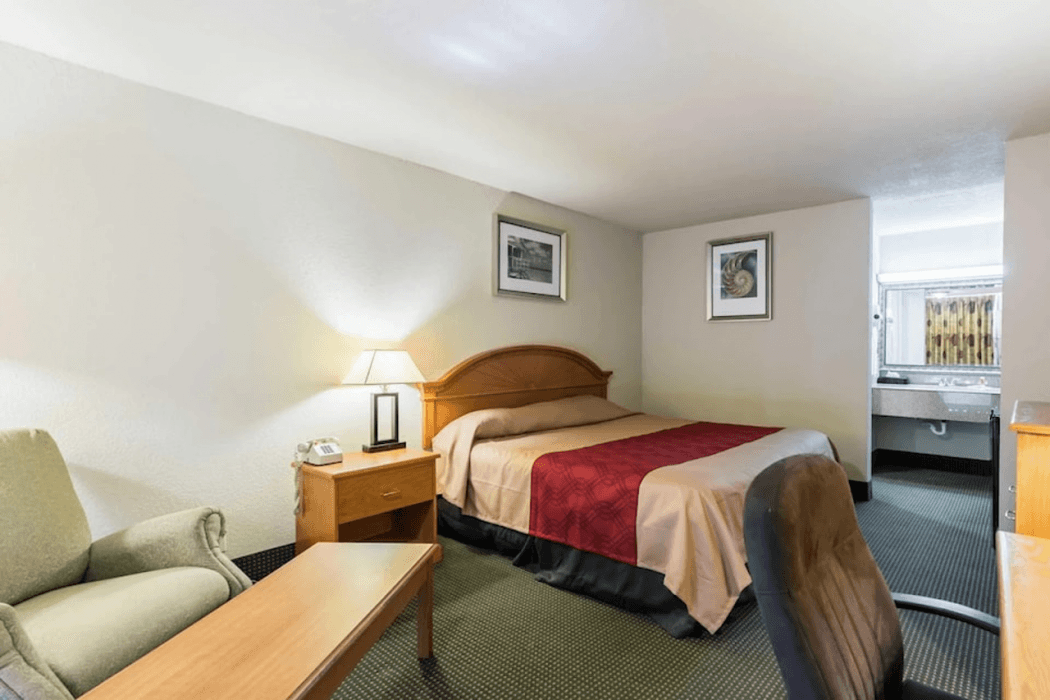 Eco Inn Suites by Hotel O Baytown — 5