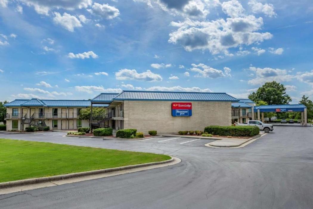 Econo Lodge Fayetteville, NC — 3