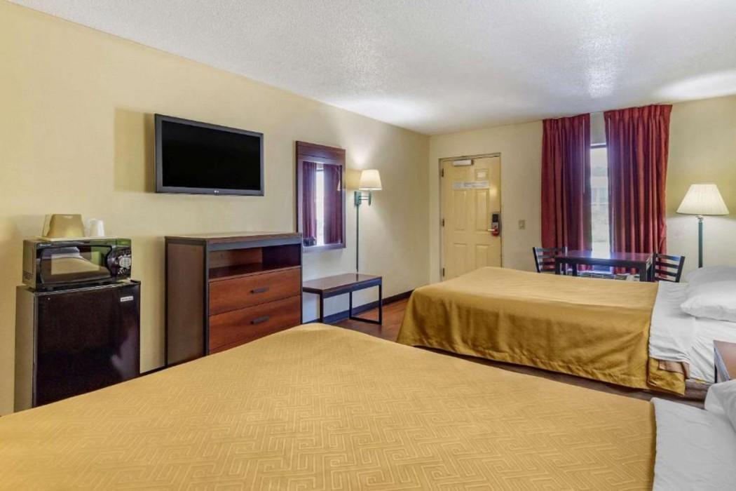 Econo Lodge Fayetteville, NC — 6