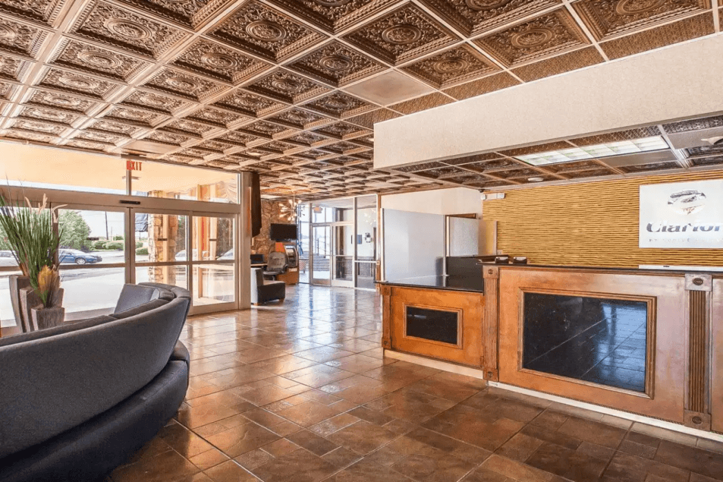 Clarion Inn & Suites University Center — 5