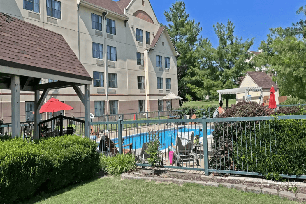 The Branson Hillside Hotel — 2
