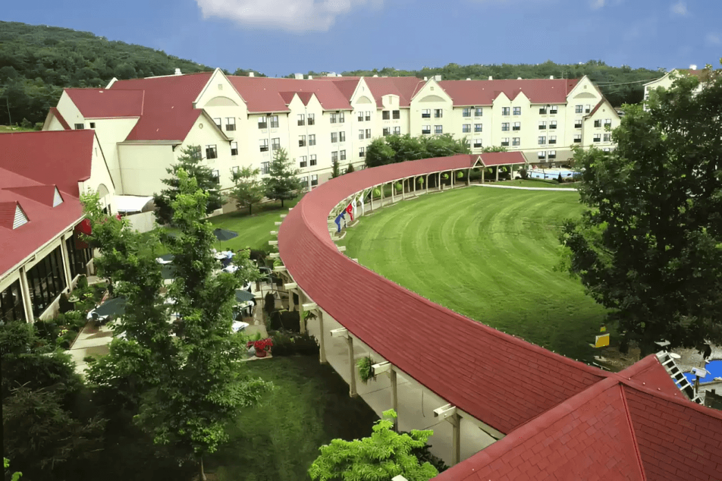 The Branson Hillside Hotel — 6