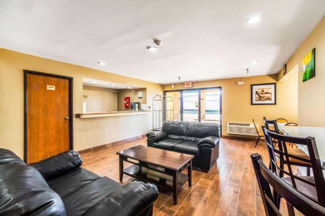 Quality Inn Carbondale University Area — 3