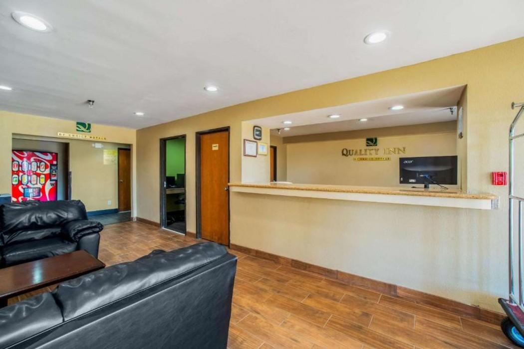 Quality Inn Carbondale University Area — 2