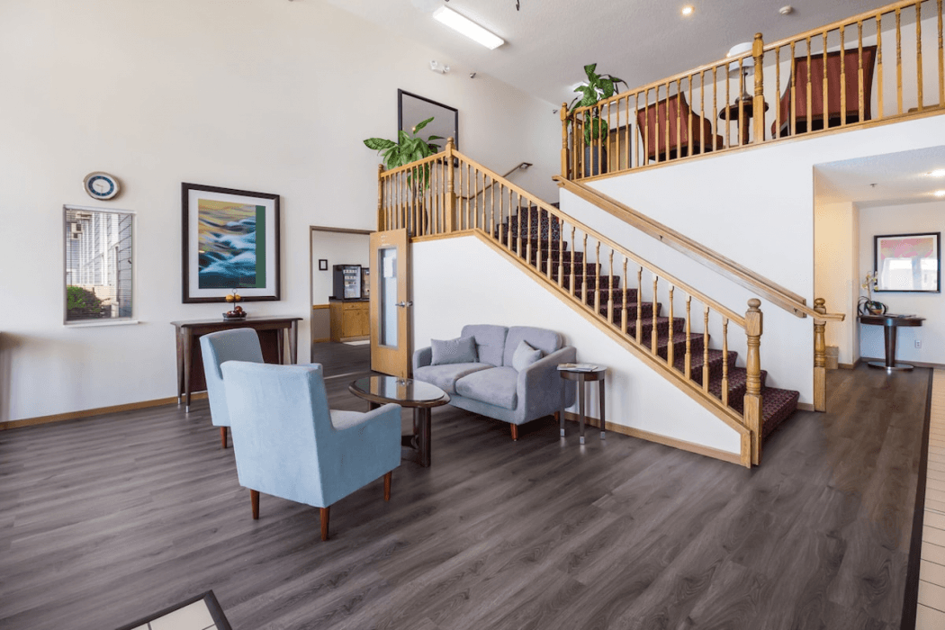 Alliance Hotel & Suites, a Howard Johnson by Wyndham — 7