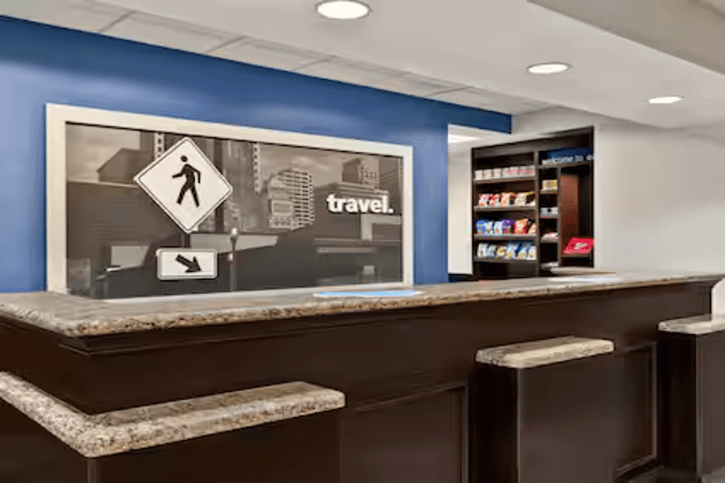Hampton Inn & Suites Atlanta Airport West/Camp Creek Pkwy — 5
