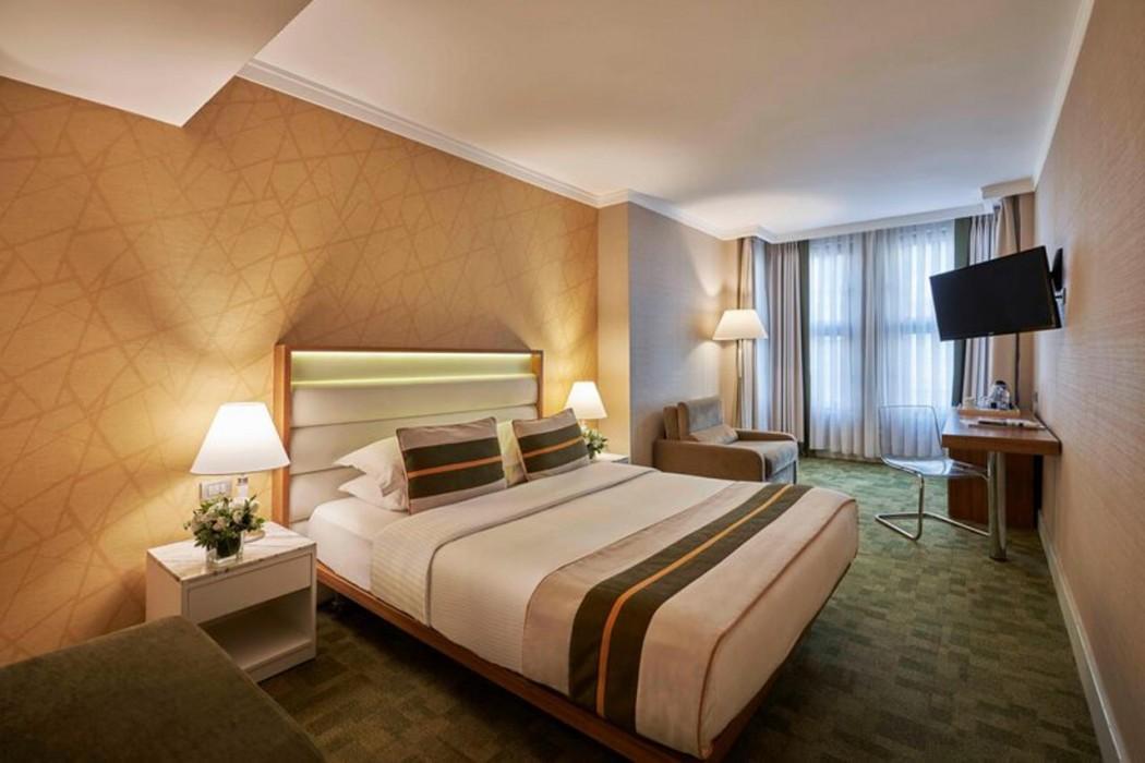 Richmond Hotel 30124 — 9