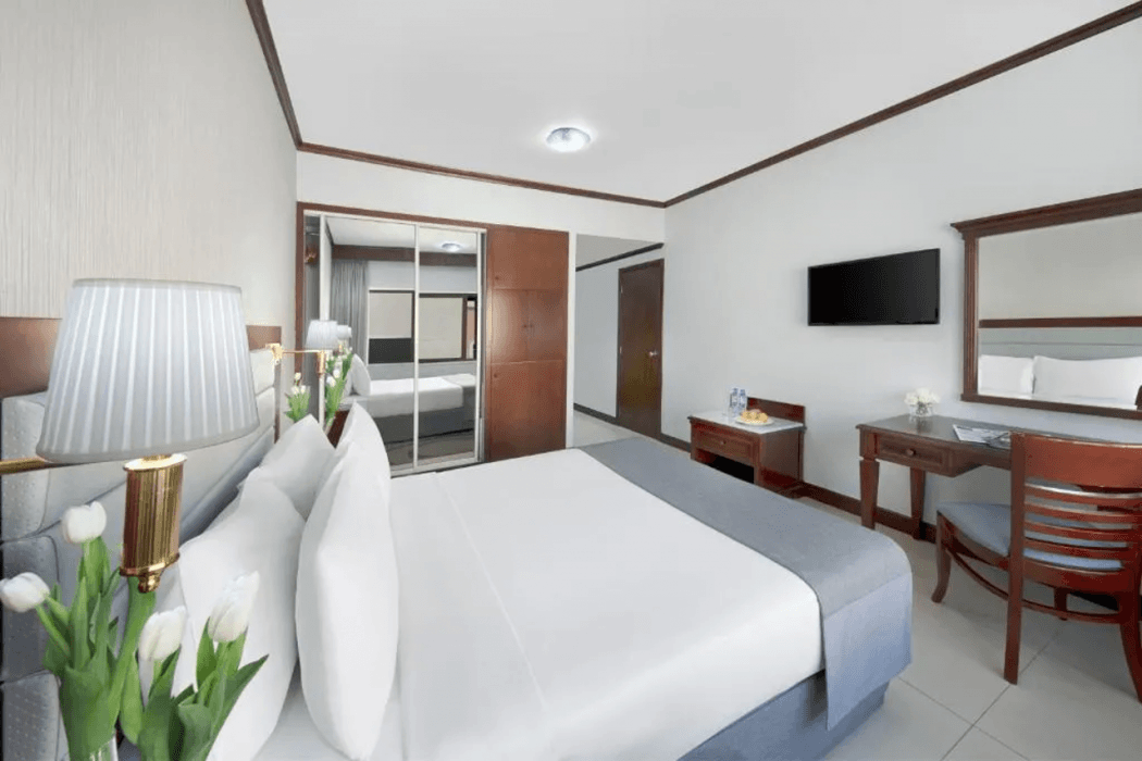 Admiral Plaza Hotel — 9