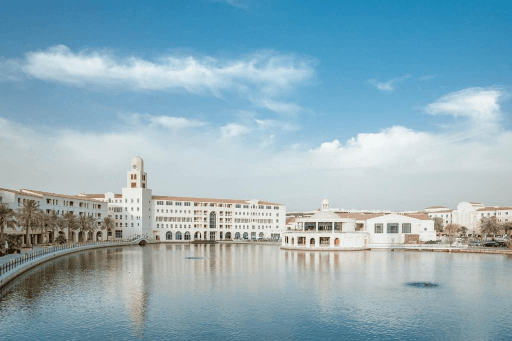 Millennium Lakeview Hotel