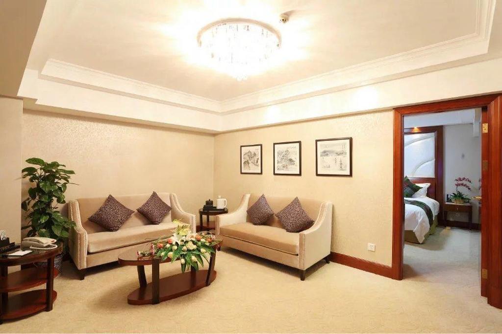 XIN QIAO 3904 — 4