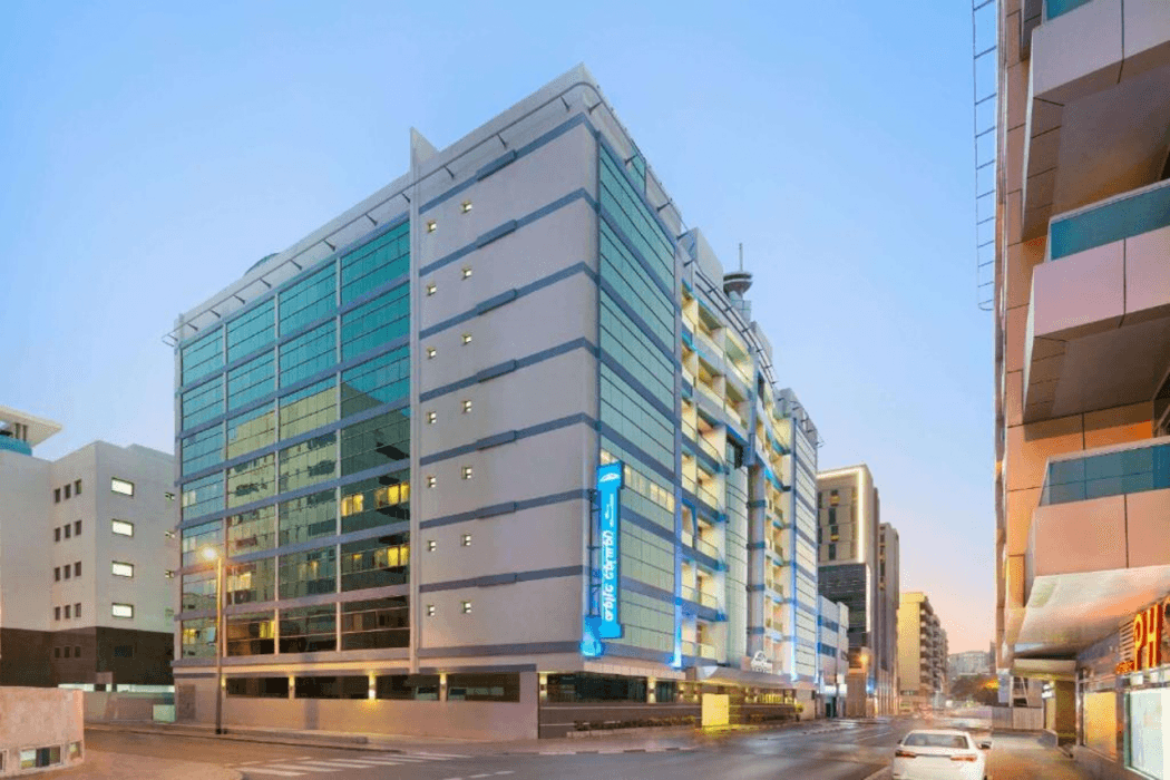 Howard Johnson Plaza by Wyndham Dubai Deira — 2