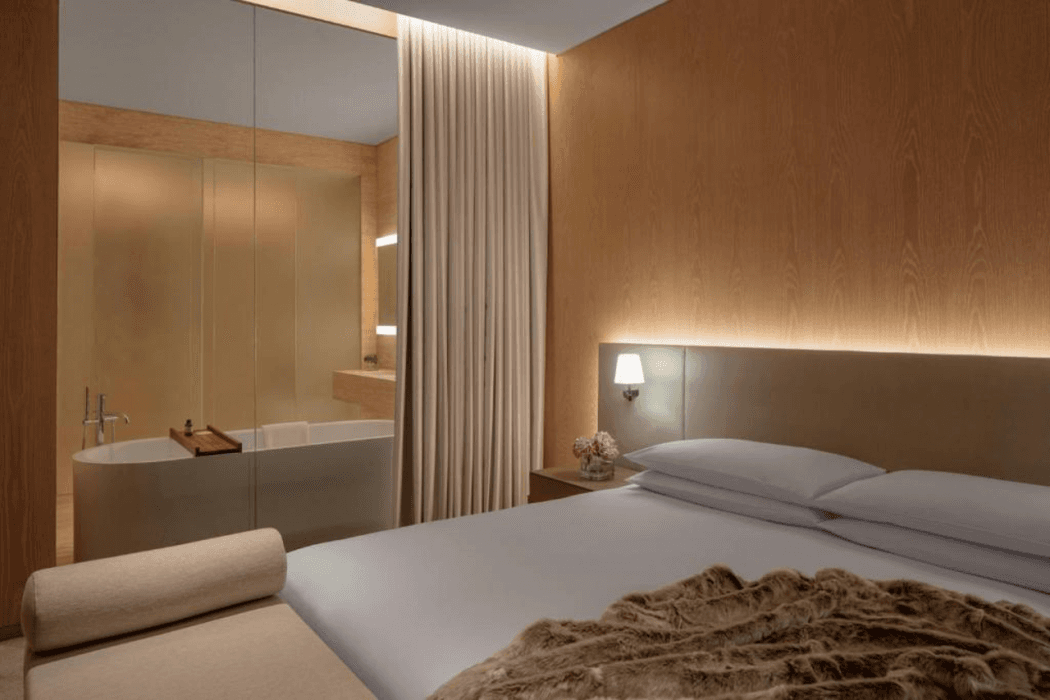 The Dubai Edition — 6