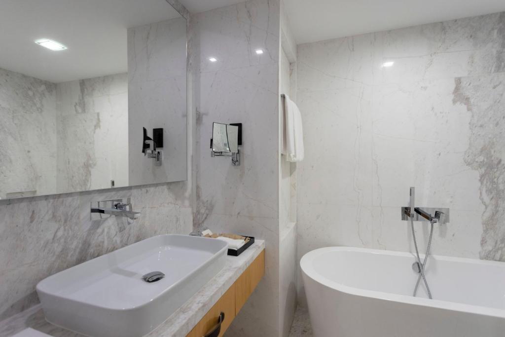 Alberni Jebel Hafeet Hotel & Resort Al Ain — 7