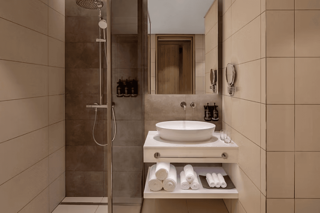 Holiday Inn Dubai Business Bay — 9