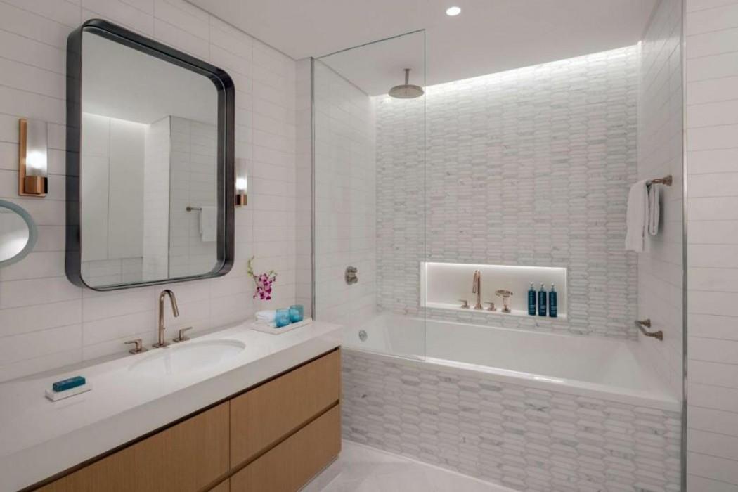 Hilton Dubai Creek Hotel & Residences — 8