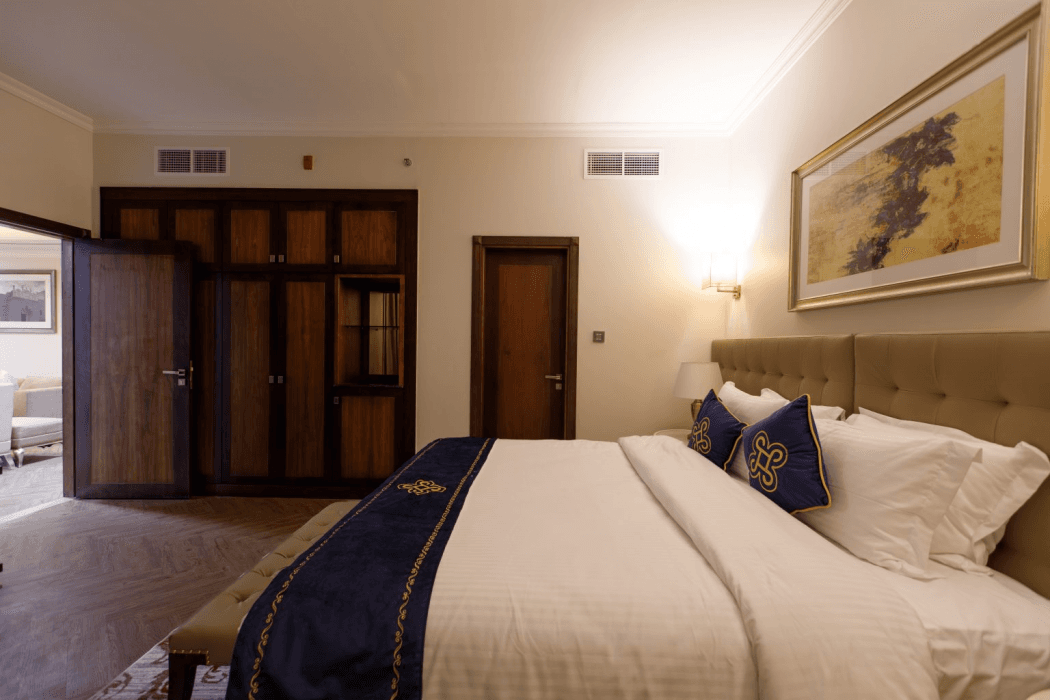 Seven Seas Hotel — 9