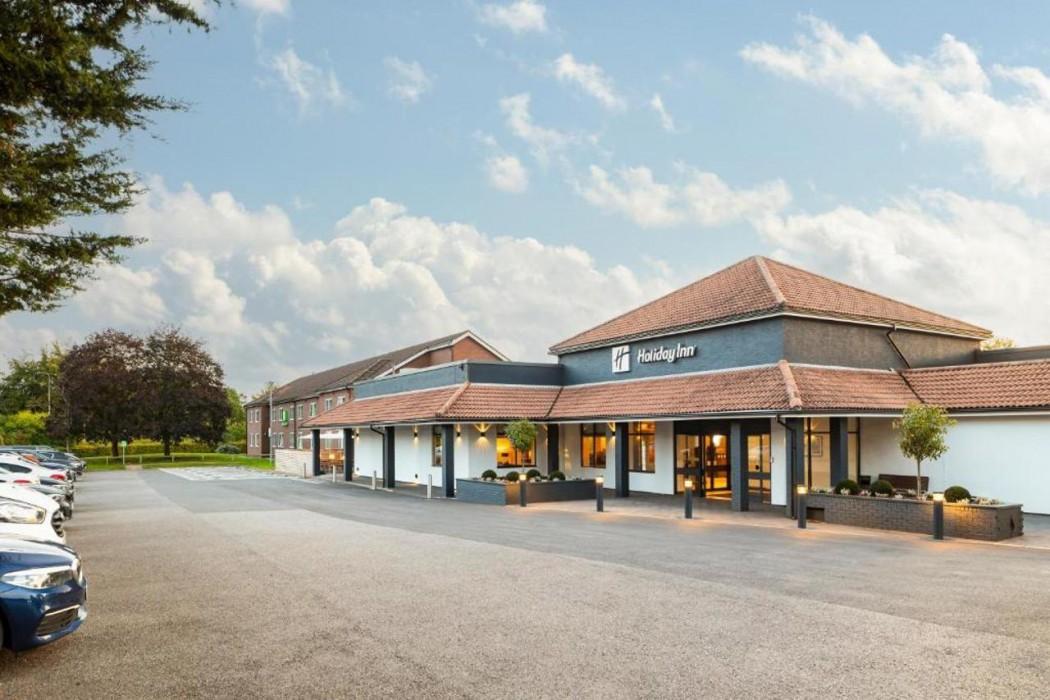 Holiday Inn High Wycombe M40 Jct. 4 — 1