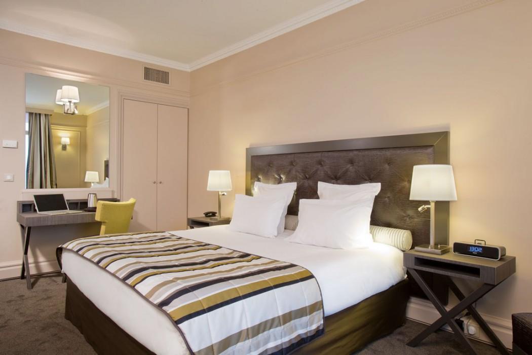 HOTEL CALIFORNIA CHAMPS ELYSEES 7014 — 6