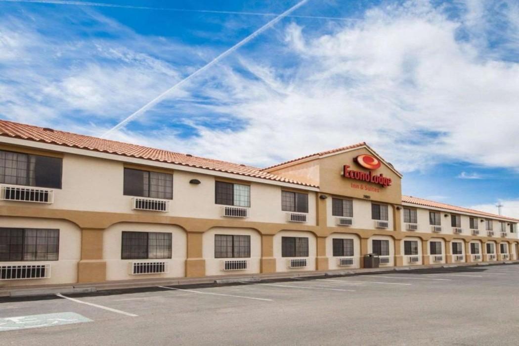 Econo Lodge Inn & Suites El Paso West — 1