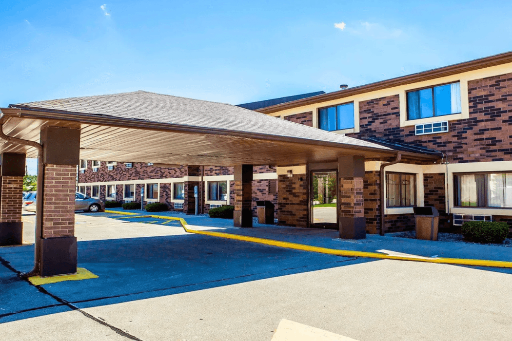 Quality Inn & Suites Champaign North - Urbana — 3