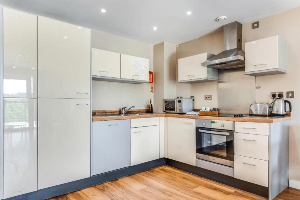 Roomzzz Leeds Headingley — 6