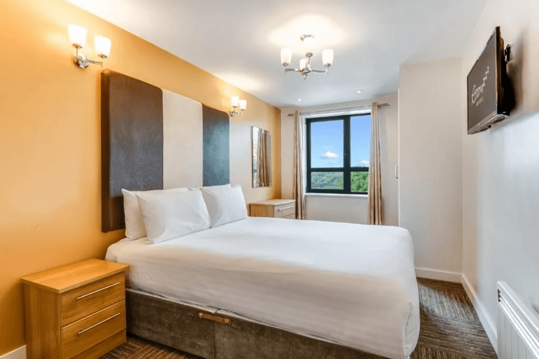 Roomzzz Leeds Headingley — 10