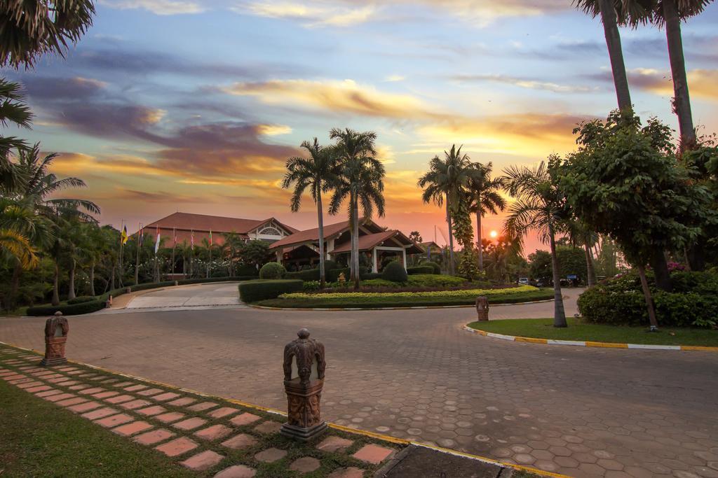 ANGKOR PALACE RESORT & SPA — 2