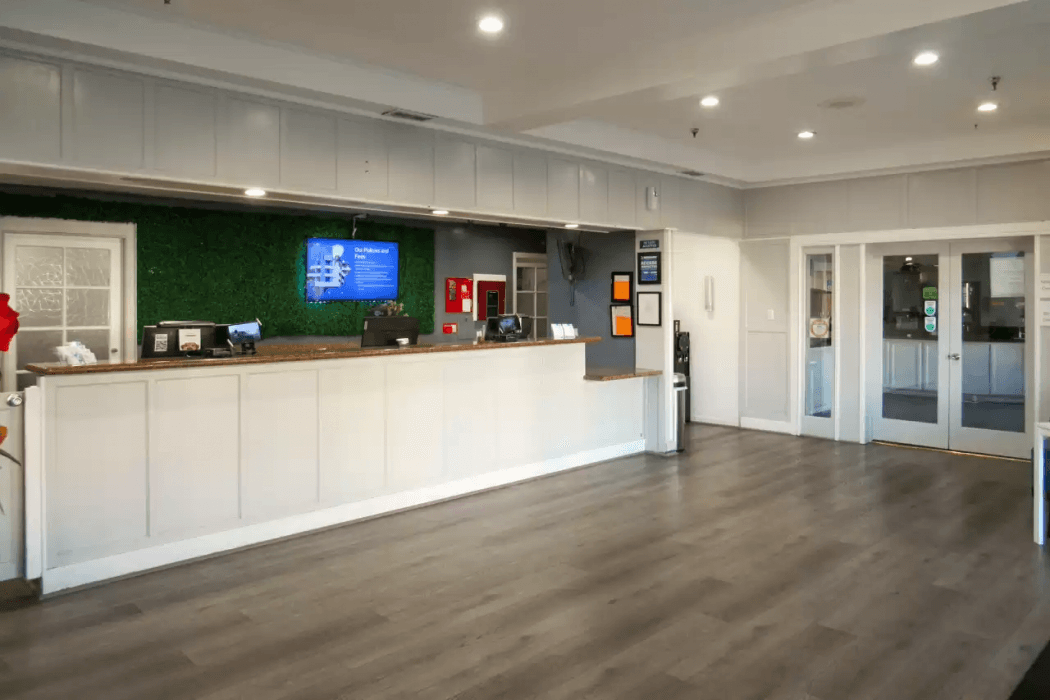 Capri Suites Anaheim, CA — 5