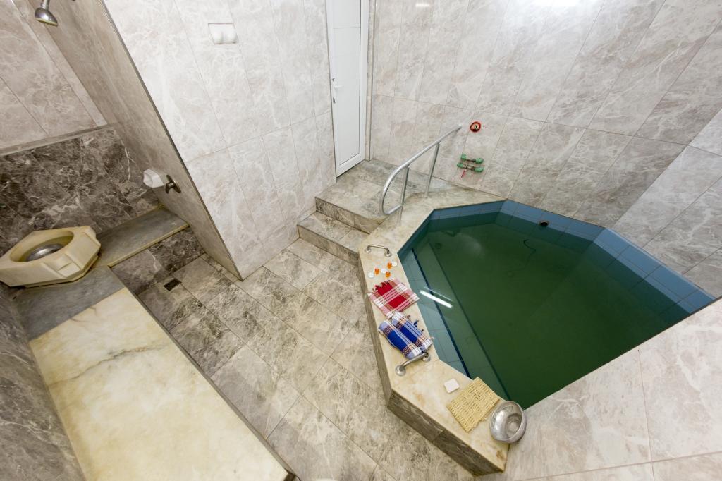 Afyon Başaranlar Termal Kaplıca Otel Gazlıgöl — 8