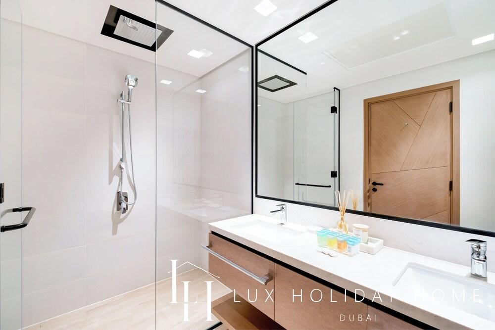 LUX The Palace Residence Suite