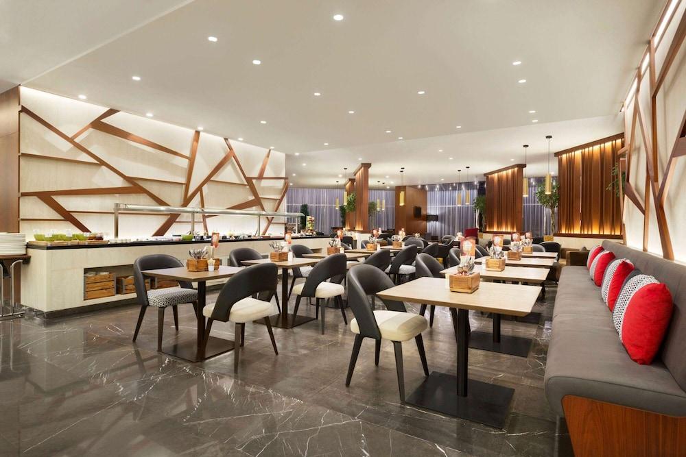 TRYP by Wyndham Dubai — 7