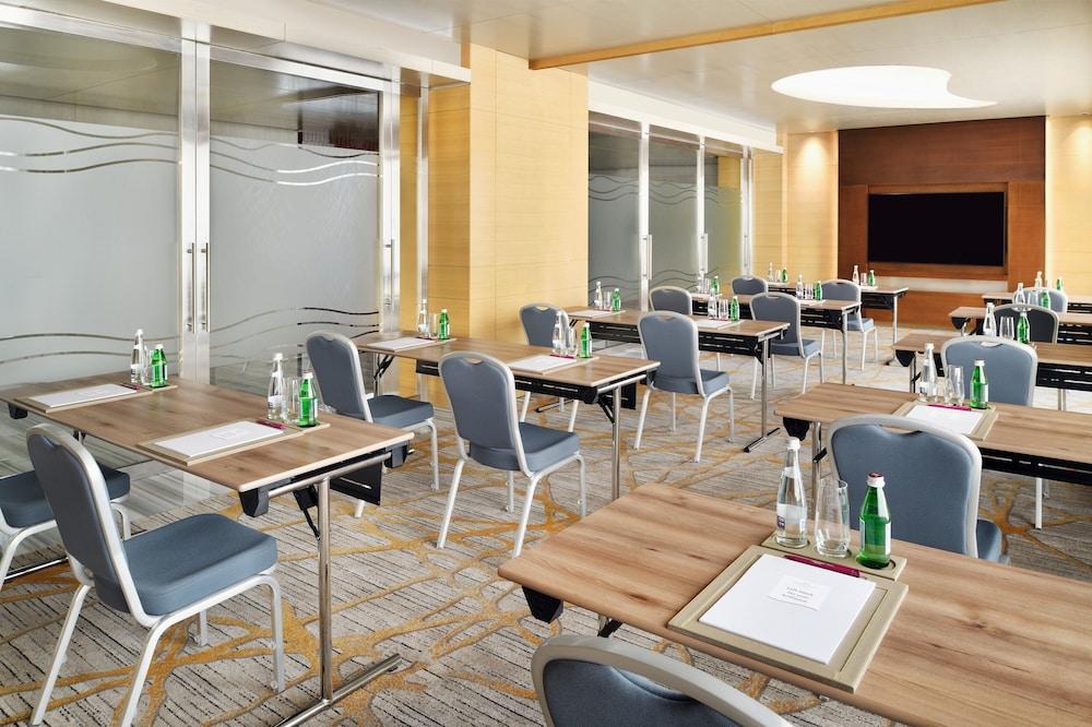 Crowne Plaza Dubai Marina, an IHG Hotel — 9