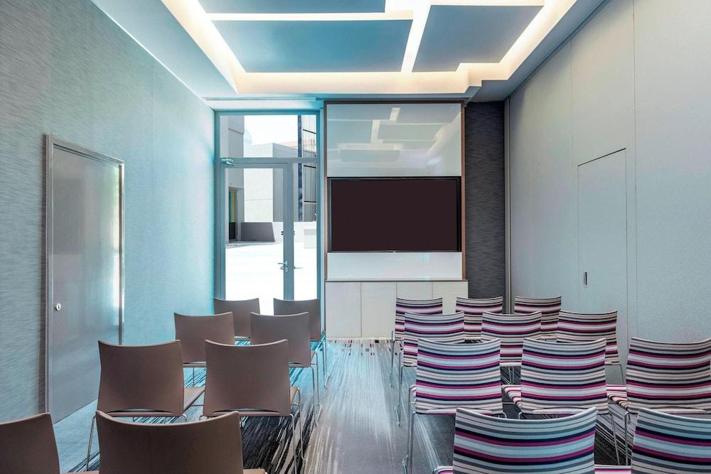 Aloft Dubai Creek — 10
