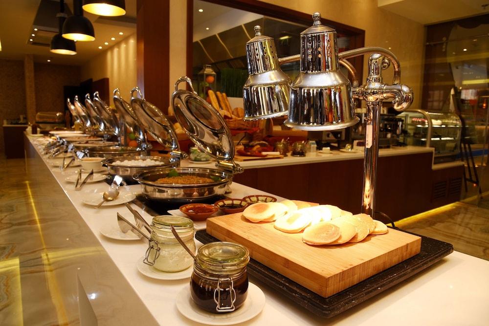 Mercure Gold Hotel Jumeirah Dubai by Accor — 8