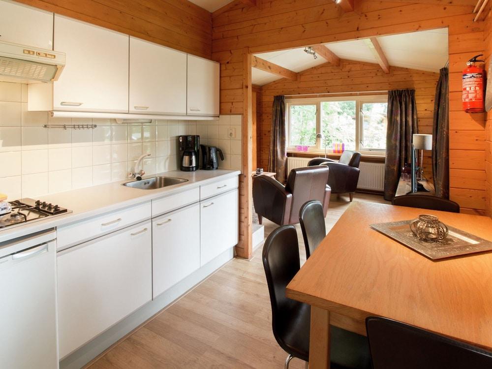 Cosily Chalet With gas Fireplace in Twente — 10