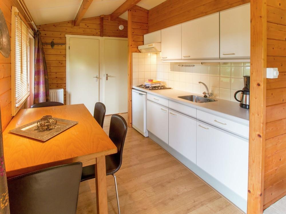 Cosily Chalet With gas Fireplace in Twente — 9