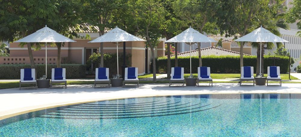 The Ritz-Carlton Abu Dhabi, Grand Canal — 4