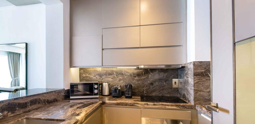 LUX - Lavish Suite Palm Jumeirah view 3 — 9