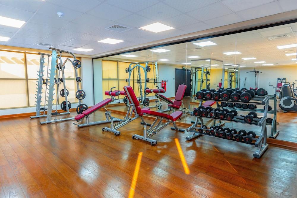 Four Points by Sheraton Production City, Dubai — 6