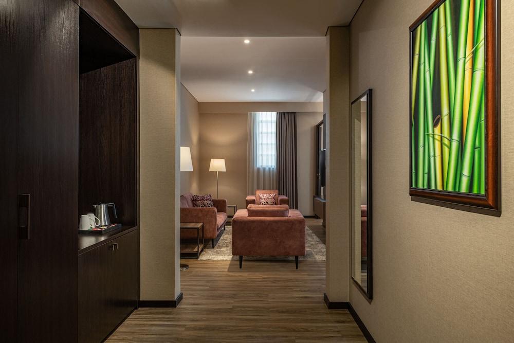 Four Points by Sheraton Production City, Dubai — 3