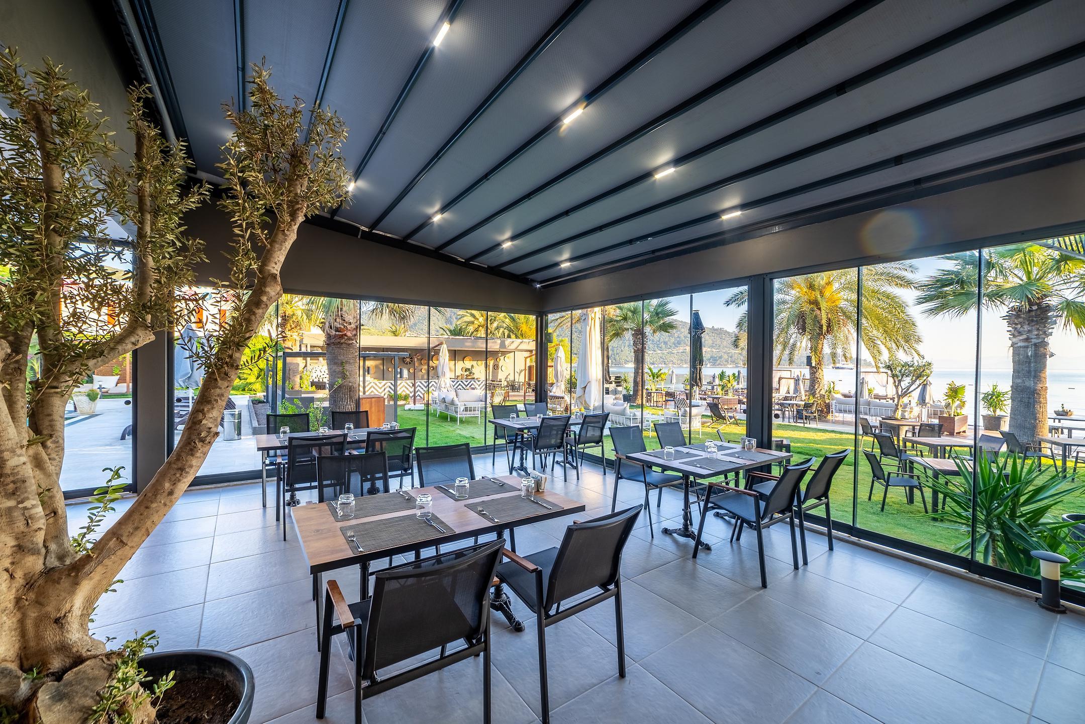 Moyo Luxury Boutique Hotel & Beach — 3