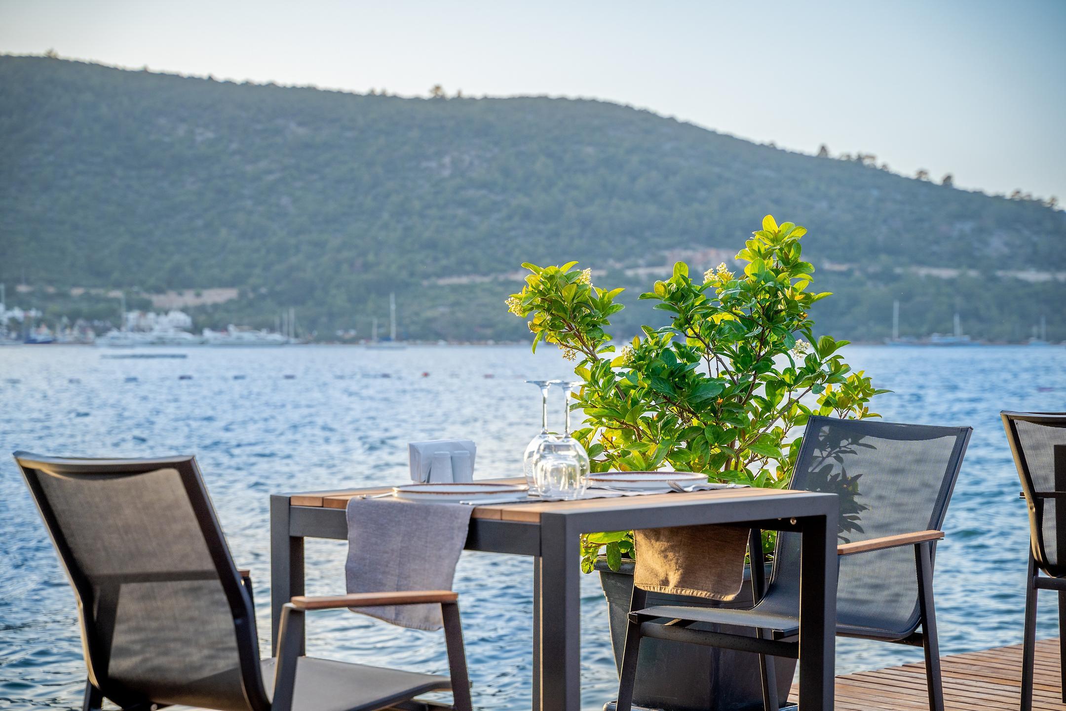 Moyo Luxury Boutique Hotel & Beach — 9