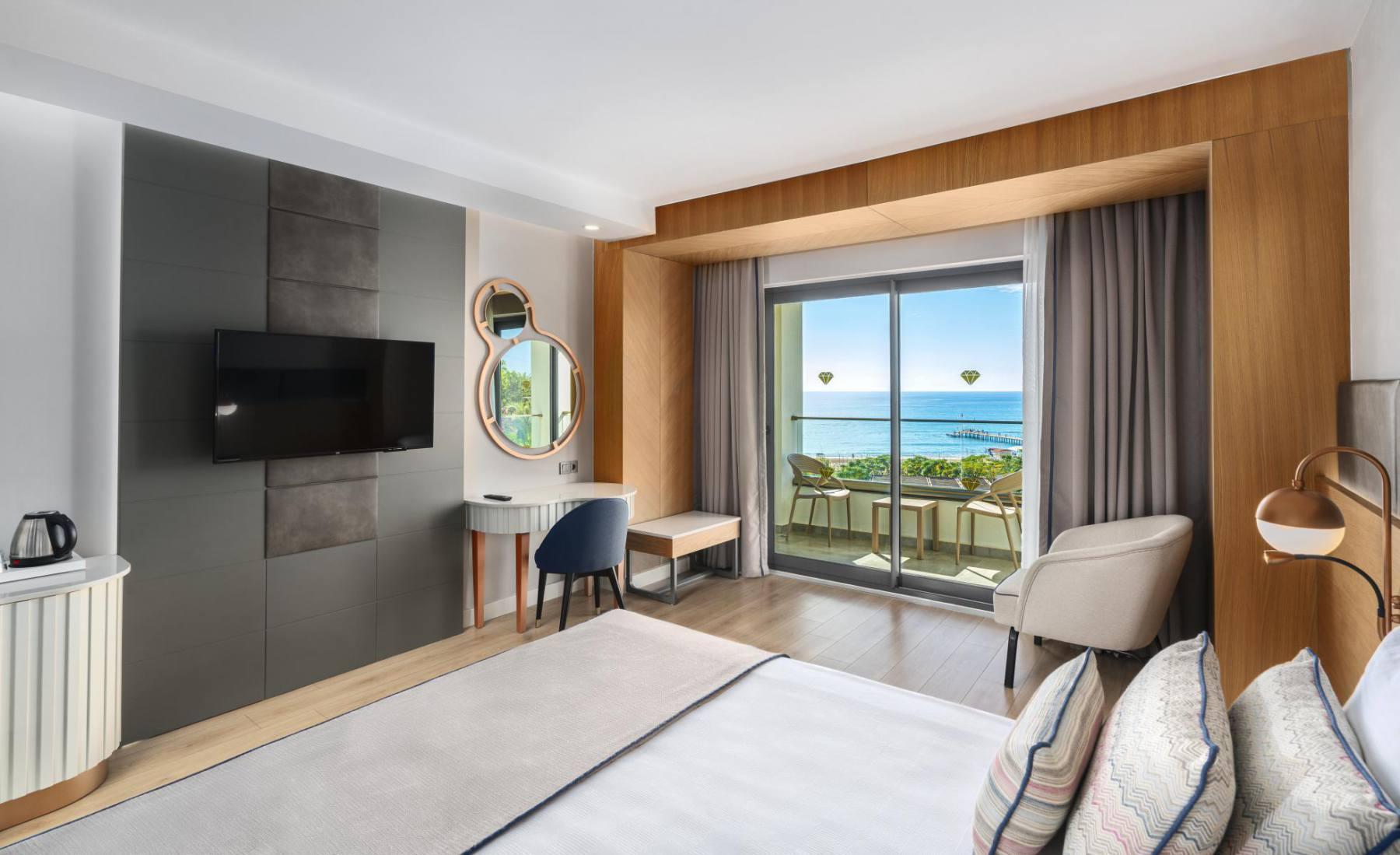 Diamond De Luxe Hotel — 4