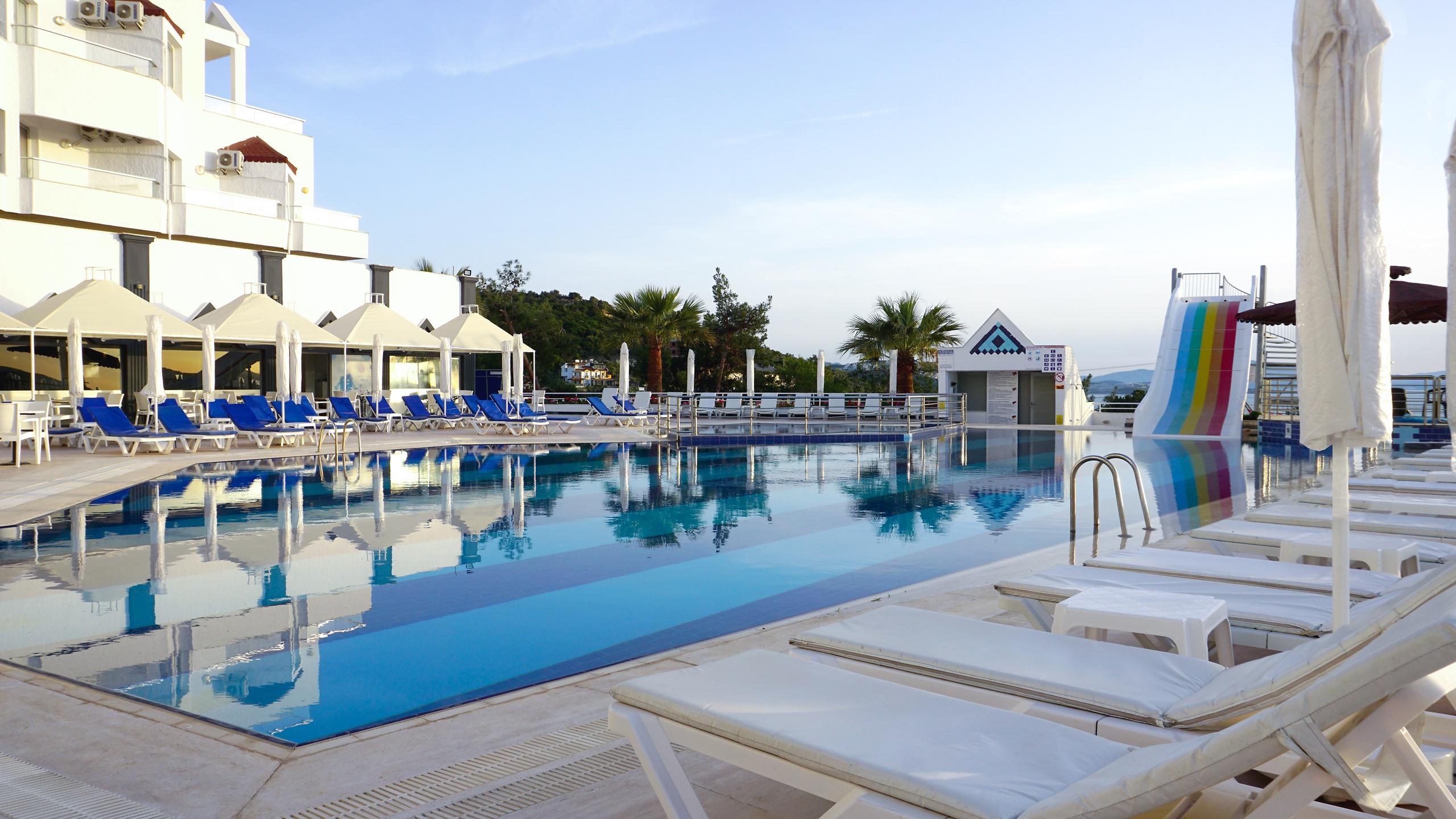 Roseira Hotels Beach Resort — 9