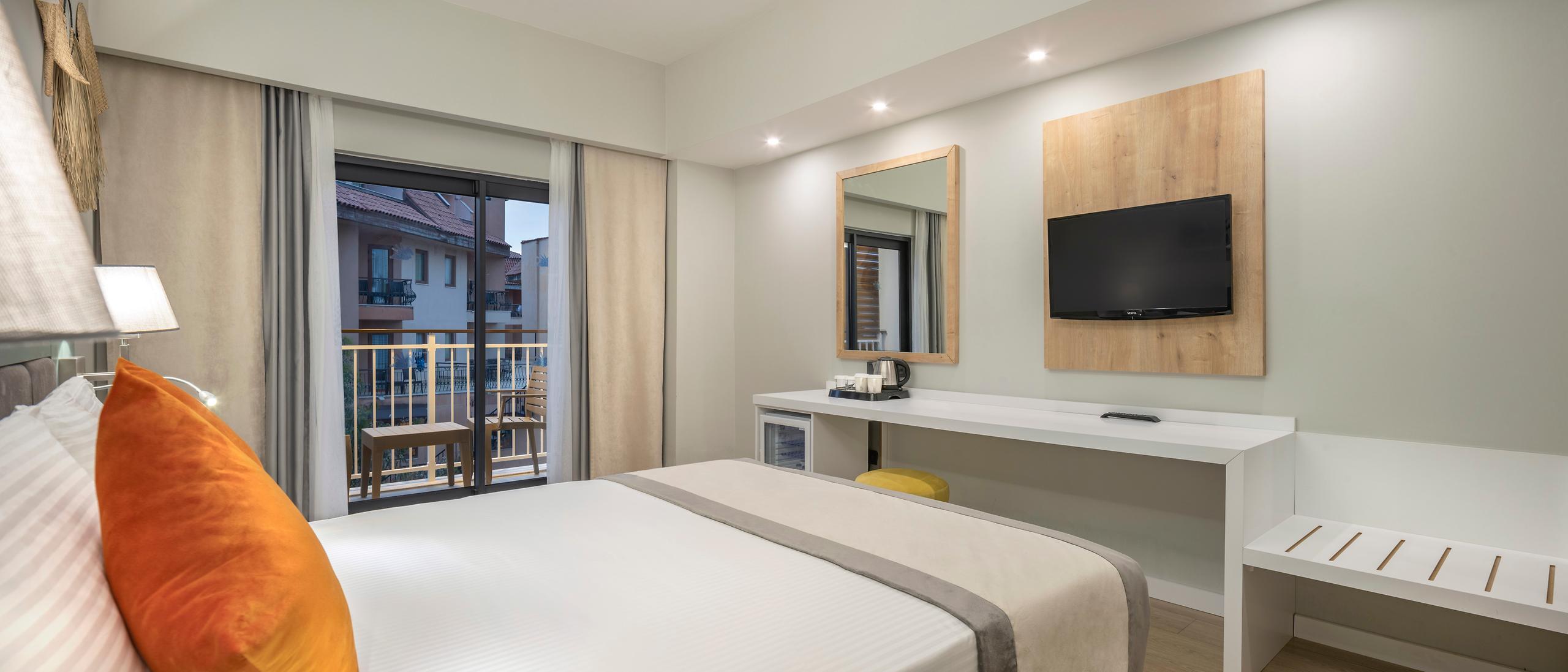 Arcanus Hotels Trendline Side — 2