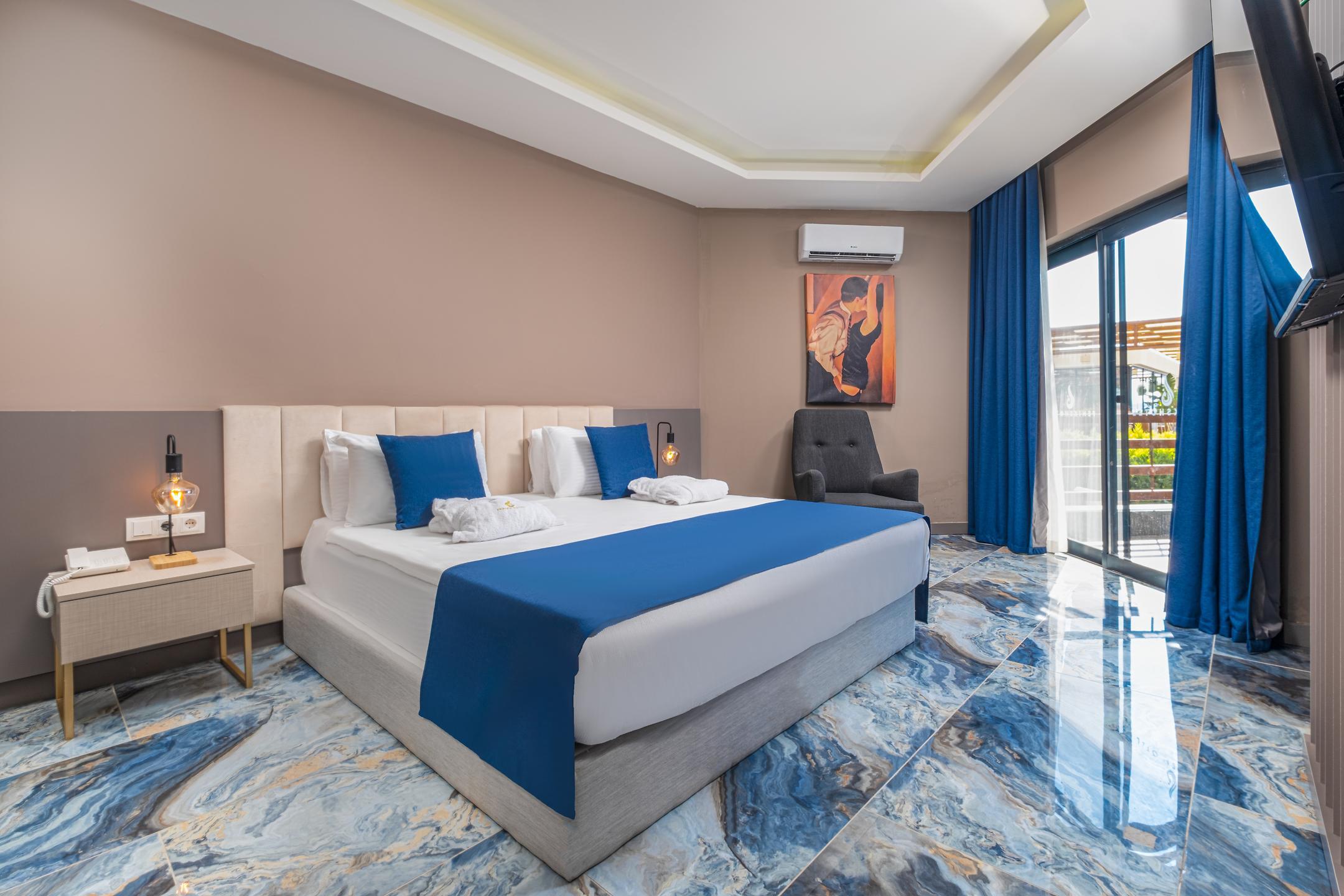 Feniks Hotel — 3