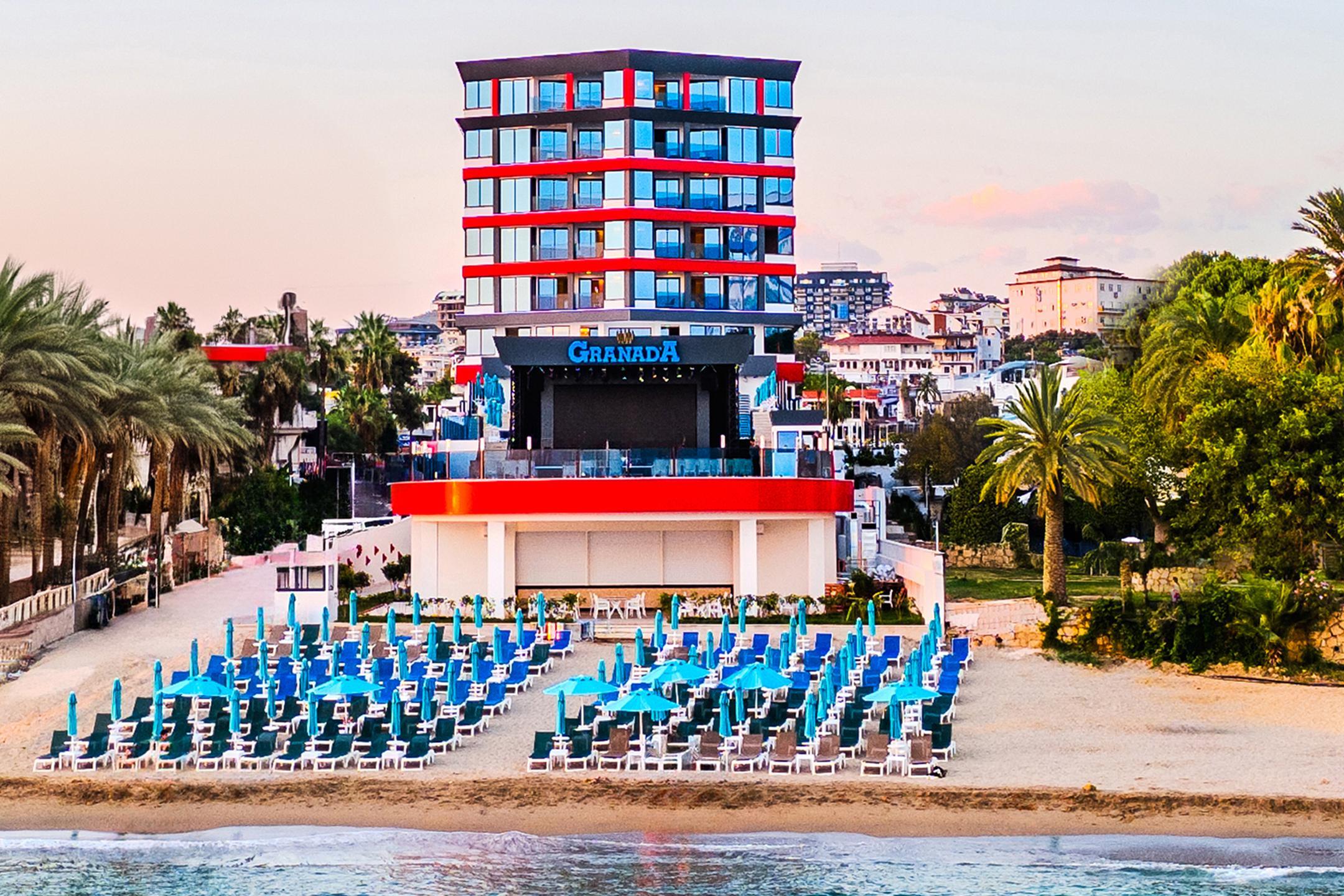Granada Luxury Red +16 Adult Only — 9