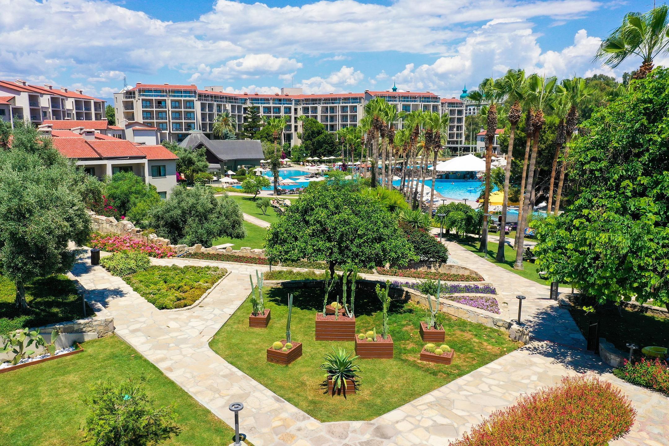 Arum Barut Collection — 6