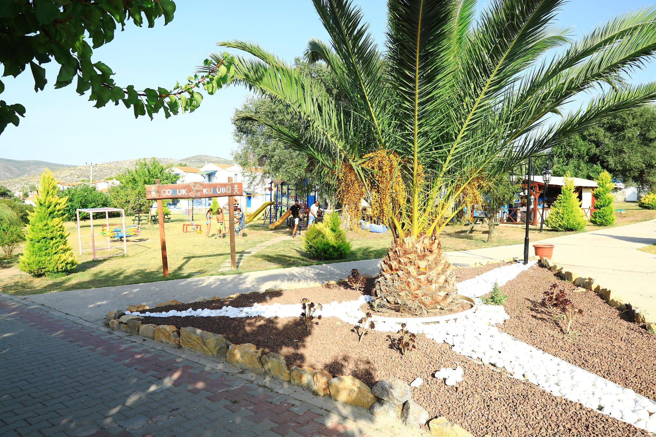 Akay Garden Family Club — 2